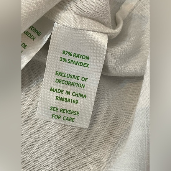 Lilly Pulitzer MoiraOff The Shoulder White Bell Sleeve
Embroidery Ruffle Top XS - Picture 10 of 10